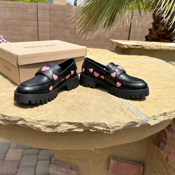 NWB women’s size 8 Steve Madden leather loafers. - Picture 2 of 4